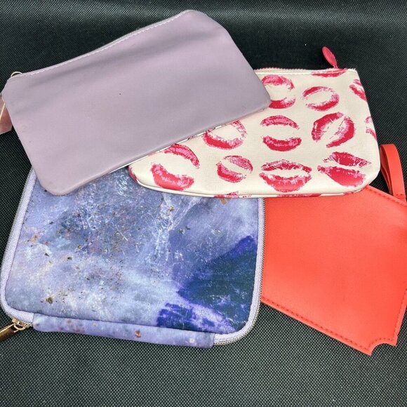 Mixed lot of Ipsy and other cosmetic/storage bags. - Picture 2 of 3